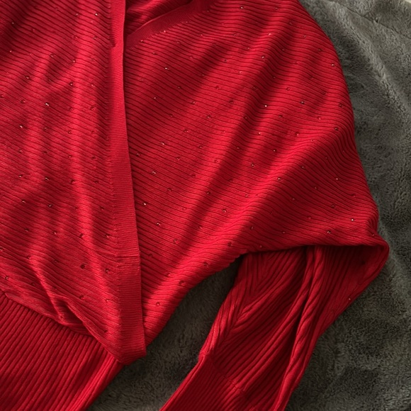 Read Kris Kross V-neck bling red sweater - Picture 6 of 6